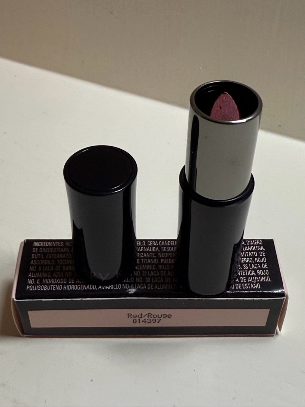 Mary Kay crème lipstick Red Rouge